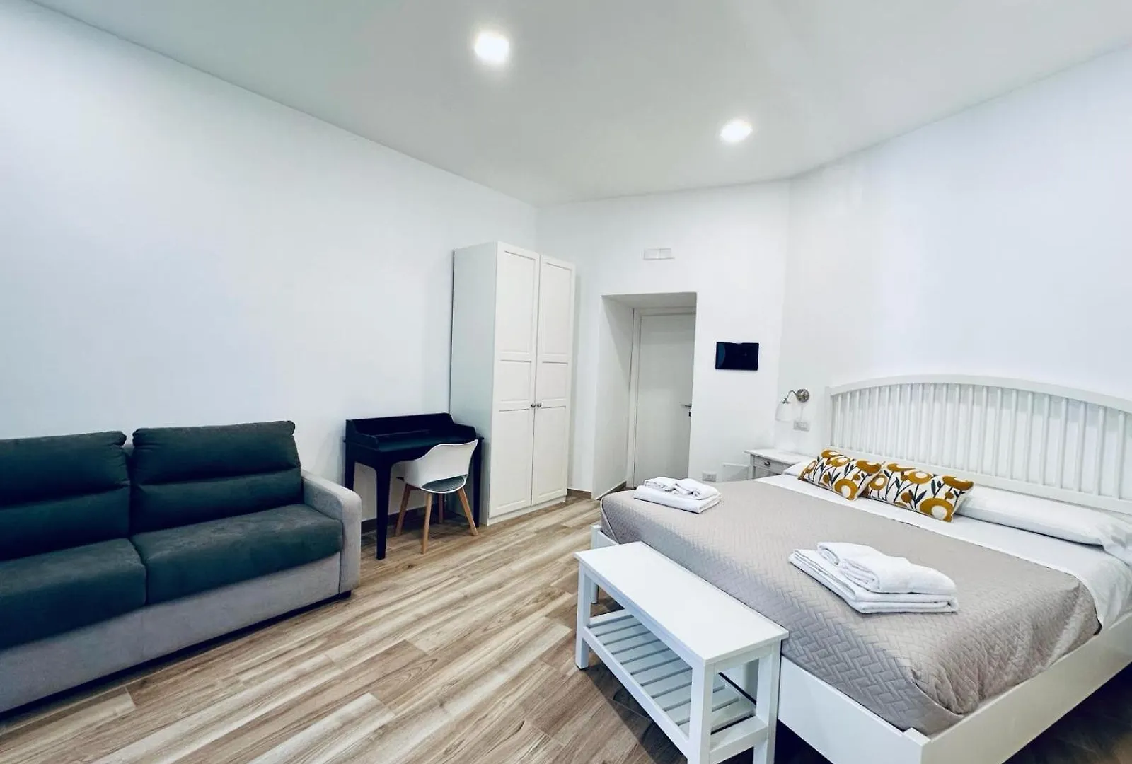 B&B Lara\'S Home By I Borbone location